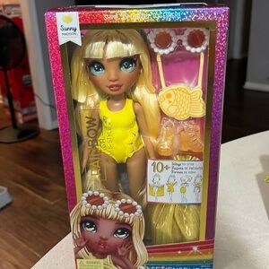 Rainbow High Sunny Madison In box NEW